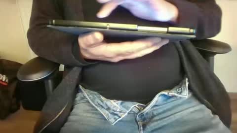 Snapshot of mik116 chatting on October 13, 10:32 am mik online show from October 13, 10:32 am