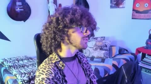 mikaelrizzzo online show from October 17, 8:24 pm
