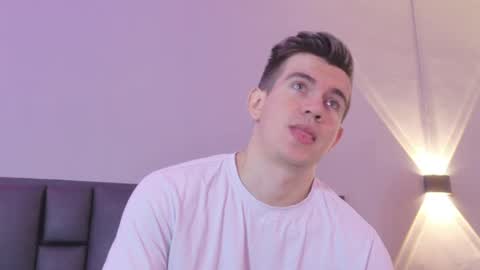 mikael online show from April 21, 4:07 am