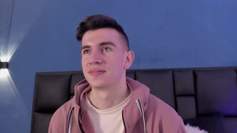 mikael online show from October 3, 4:39 am