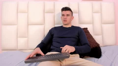 mikael online show from April 24, 5:10 am