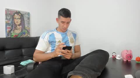 mike3xxx online show from November 2, 8:07 am