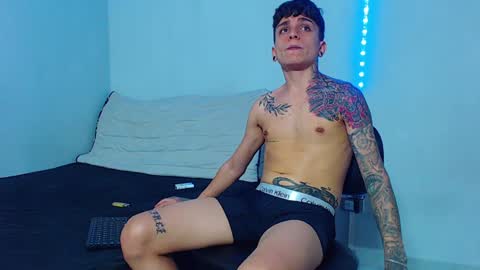 Snapshot of mike777jr chatting on December 27, 2:25 am Mike IMDEPENDIENT MODEL online show from December 27, 2:25 am