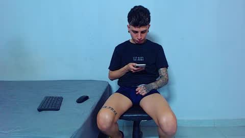 Mike IMDEPENDIENT MODEL online show from April 22, 3:02 am