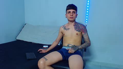 Snapshot of mike777jr chatting on January 31, 4:14 am Mike IMDEPENDIENT MODEL online show from January 31, 4:14 am
