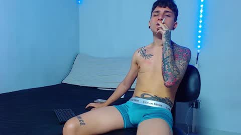 Snapshot of mike777jr chatting on December 27, 3:06 pm Mike IMDEPENDIENT MODEL online show from December 27, 3:06 pm
