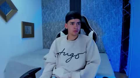 Mike 0233 online show from December 3, 4:40 am