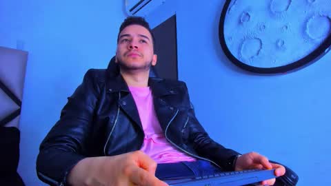 Mike  online show from January 8, 11:59 am