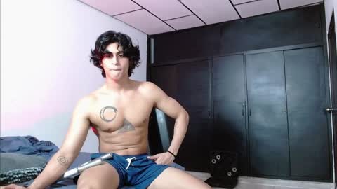 Snapshot of mike_d1030 chatting on February 9, 2:17 am mike_d1030 online show from February 9, 2:17 am