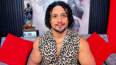   online show from February 25, 11:22 am