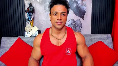 Snapshot of mike_estevess chatting on October 6, 12:15 am online show from October 6, 12:15 am