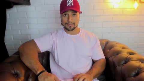 Snapshot of mike_estevess chatting on February 27, 3:14 am online show from February 27, 3:14 am