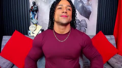 Snapshot of mike_estevess chatting on September 21, 8:14 am online show from September 21, 8:14 am