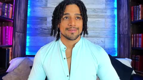 Snapshot of mike_estevess chatting on January 25, 11:32 pm online show from January 25, 11:32 pm