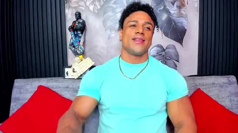 Snapshot of mike_estevess chatting on September 18, 6:15 am online show from September 18, 6:15 am