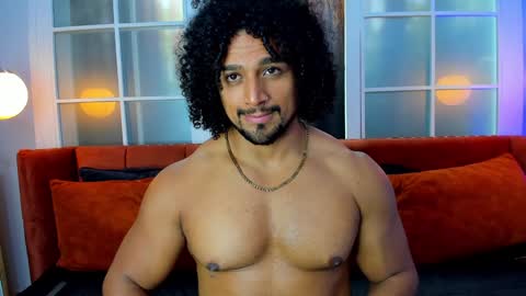 Snapshot of mike_estevess chatting on February 8, 4:04 pm online show from February 8, 4:04 pm