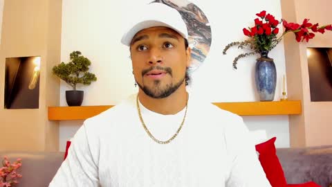 Snapshot of mike_estevess chatting on December 5, 10:56 pm online show from December 5, 10:56 pm