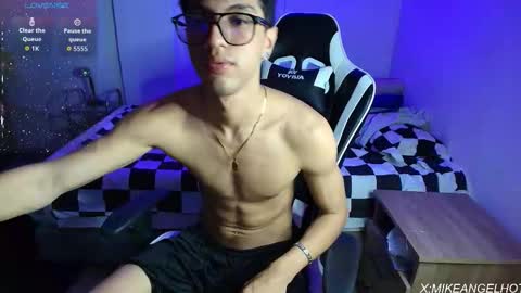 Mike Pineapple online show from February 20, 6:26 am