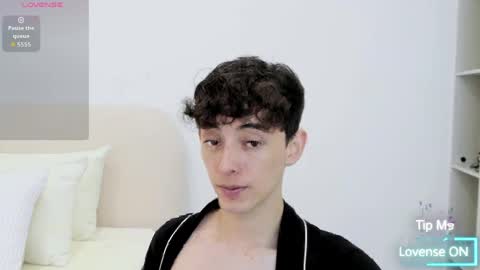 Mikebelf4 online show from April 4, 4:37 pm