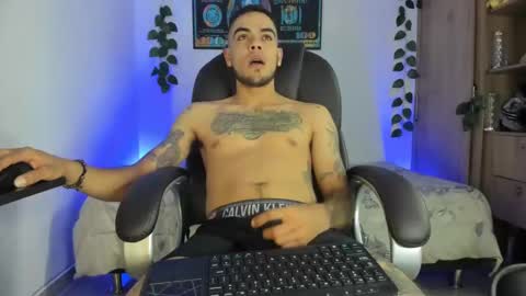 mikee_scooth online show from February 22, 6:28 am