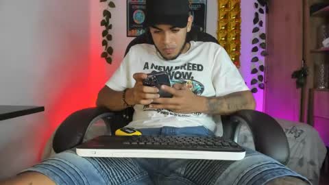 mikee_scooth online show from February 2, 1:23 am