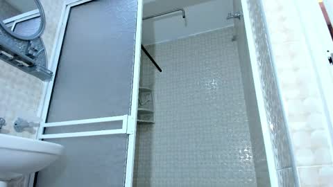 Mikeee online show from April 25, 1:41 pm