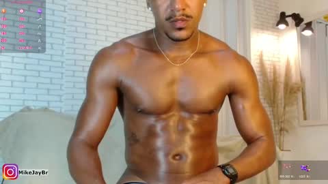 Snapshot of mikejaybr chatting on January 15, 3:11 am Mike Jay online show from January 15, 3:11 am