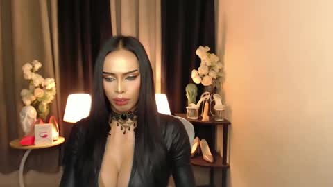Snapshot of mikeyalawi03 chatting on February 3, 2:24 pm Mistress MikeyAlawi online show from February 3, 2:24 pm