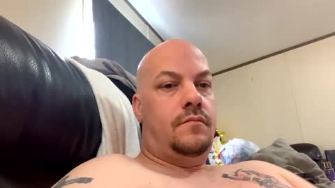 Snapshot of mikeylikesit2222 chatting on December 15, 5:42 pm mikeylikesit2222 online show from December 15, 5:42 pm