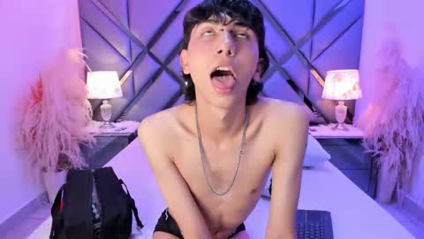 milan_lewiss online show from February 23, 11:23 am