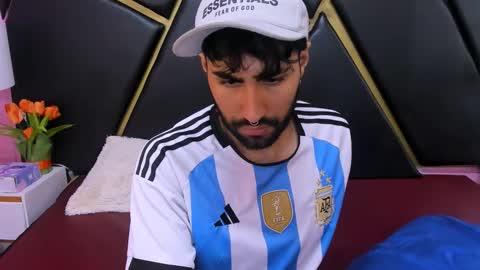 milanzaire online show from October 23, 1:53 am