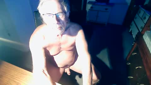 Snapshot of milehi1958 chatting on December 21, 11:01 am Milehi1958 online show from December 21, 11:01 am