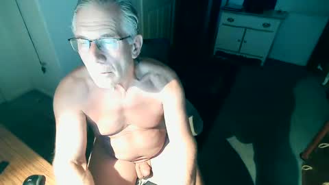 Snapshot of milehi1958 chatting on December 12, 11:25 pm Milehi1958 online show from December 12, 11:25 pm