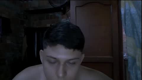 Snapshot of milk_boy25 chatting on October 23, 9:51 pm milk_boy25 online show from October 23, 9:51 pm