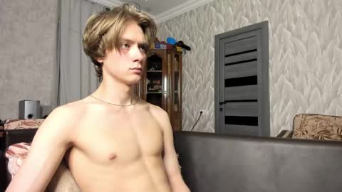 Isaac online show from April 25, 6:27 pm