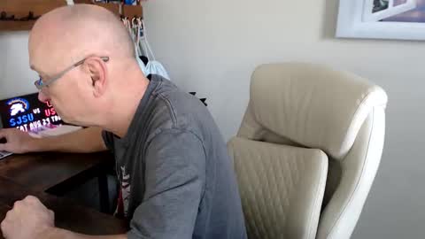 millenium0129 online show from March 19, 6:44 pm