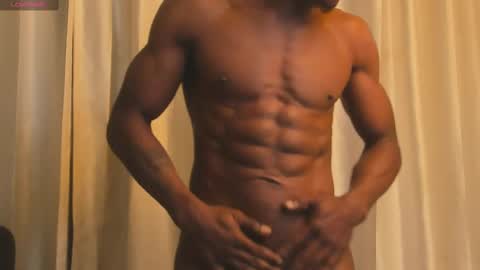 Snapshot of miltonn_jakee chatting on February 19, 6:44 am Miltonn online show from February 19, 6:44 am