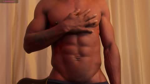 Snapshot of miltonn_jakee chatting on February 24, 11:41 pm Miltonn online show from February 24, 11:41 pm