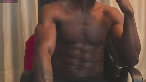 Snapshot of miltonn_jakee chatting on February 8, 11:13 pm Miltonn online show from February 8, 11:13 pm