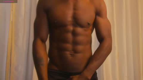 Snapshot of miltonn_jakee chatting on February 5, 8:46 pm Miltonn online show from February 5, 8:46 pm