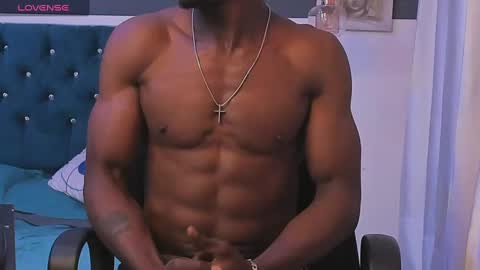 Snapshot of miltonn_jakee chatting on December 18, 3:58 am Miltonn online show from December 18, 3:58 am
