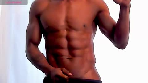 Snapshot of miltonn_jakee chatting on January 25, 5:08 pm Miltonn online show from January 25, 5:08 pm