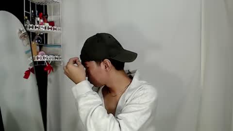 mingkla_man online show from June 10, 7:54 am