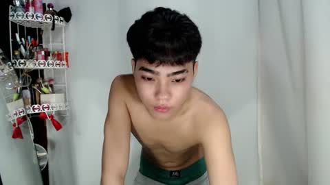 mingkla_man online show from July 29, 1:59 am