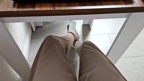 Jesse J. online show from October 12, 1:27 pm