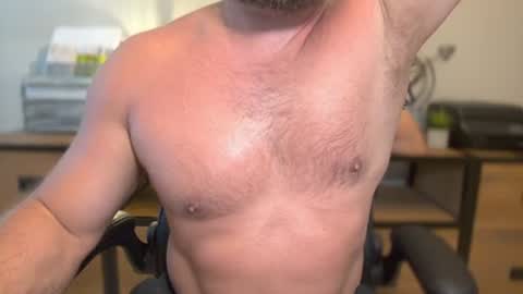Snapshot of mister_dilf chatting on September 12, 4:18 pm MISTER DILF online show from September 12, 4:18 pm