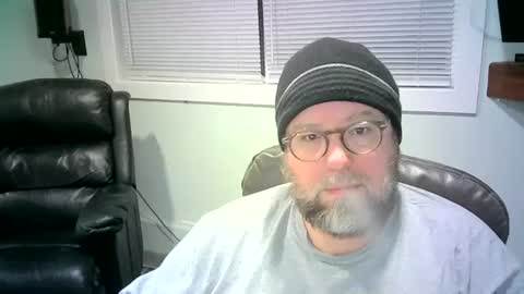 Snapshot of mister_happy567 chatting on February 12, 2:56 am Mr. Happy online show from February 12, 2:56 am