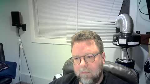 Snapshot of mister_happy567 chatting on January 15, 2:06 am Mr. Happy online show from January 15, 2:06 am