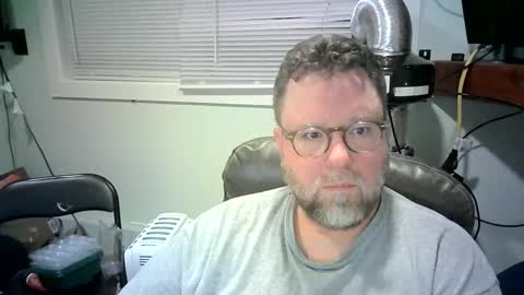 Snapshot of mister_happy567 chatting on January 11, 6:14 am Mr. Happy online show from January 11, 6:14 am