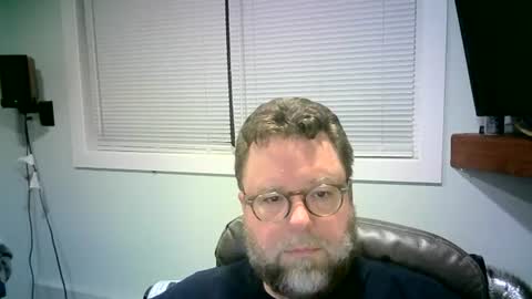 Snapshot of mister_happy567 chatting on February 2, 6:04 am Mr. Happy online show from February 2, 6:04 am